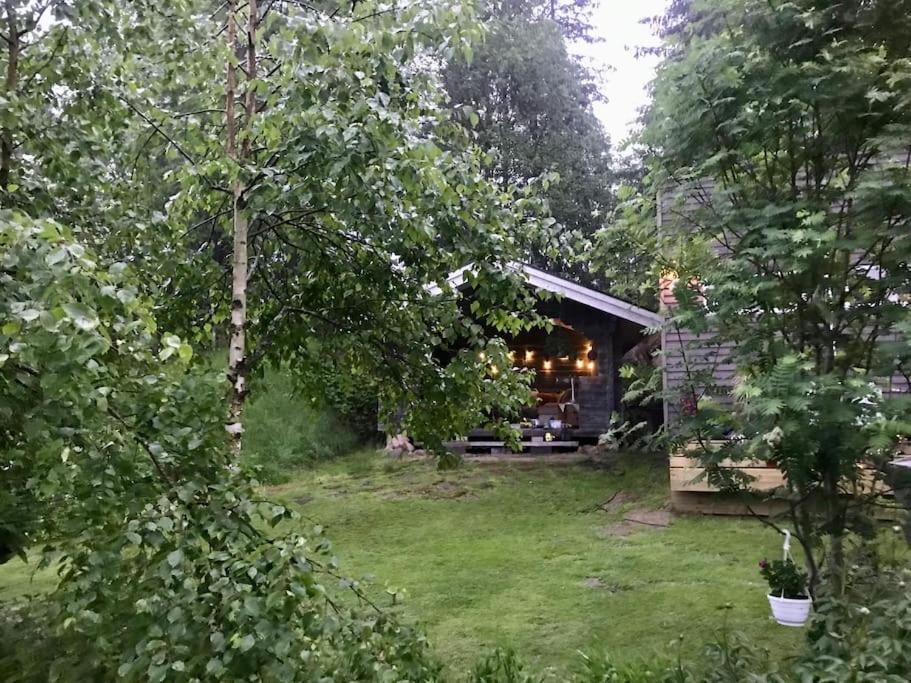 15 Min Fran Ullared! Ny Stuga Med Hoeg Standard! Älvsered Exteriér fotografie